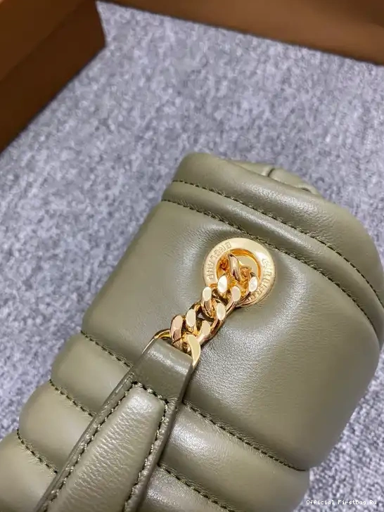 Official First Bag Ru BURBERRY Lola Small Camera Bag 0502
